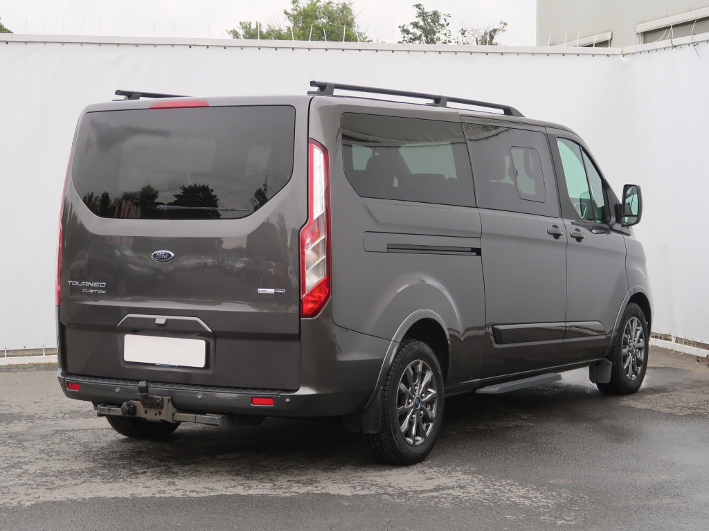 Ford Tourneo Custom