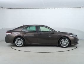 Toyota Camry - 2021