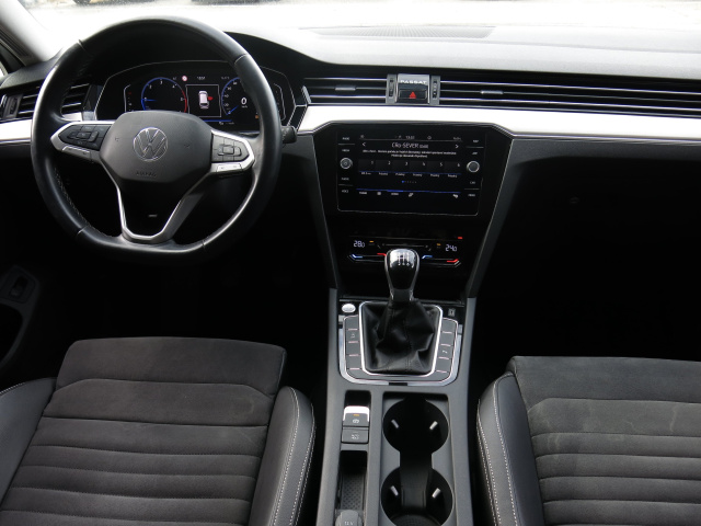 Volkswagen Passat 2021
