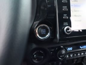 Toyota Hilux - 2024