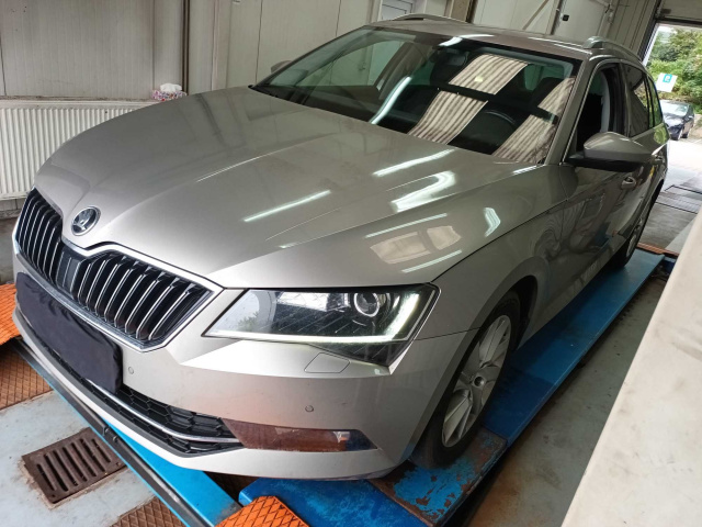 Škoda Superb 2016