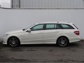 Mercedes-Benz E - 2010