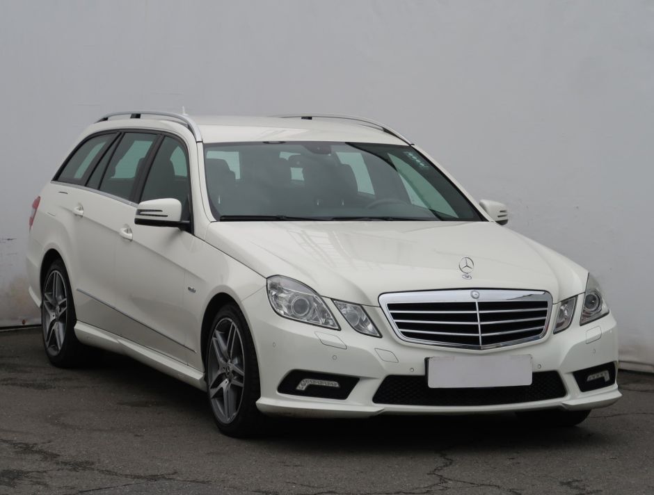 Mercedes-Benz E - 2010