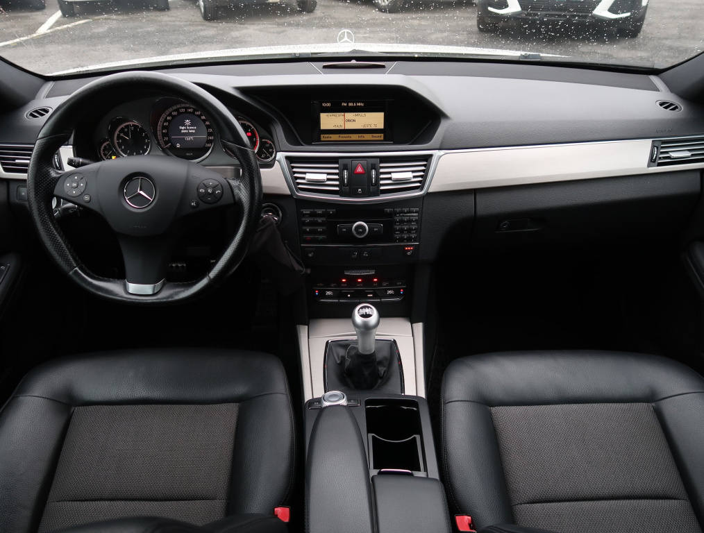 Mercedes-Benz E