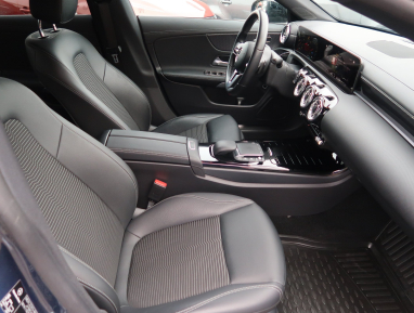 Mercedes-Benz CLA - 2022