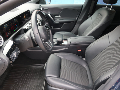 Mercedes-Benz CLA - 2022