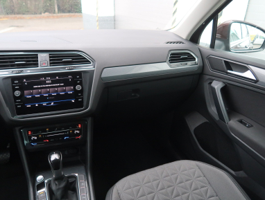 Volkswagen Tiguan - 2022