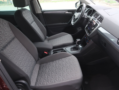 Volkswagen Tiguan - 2022