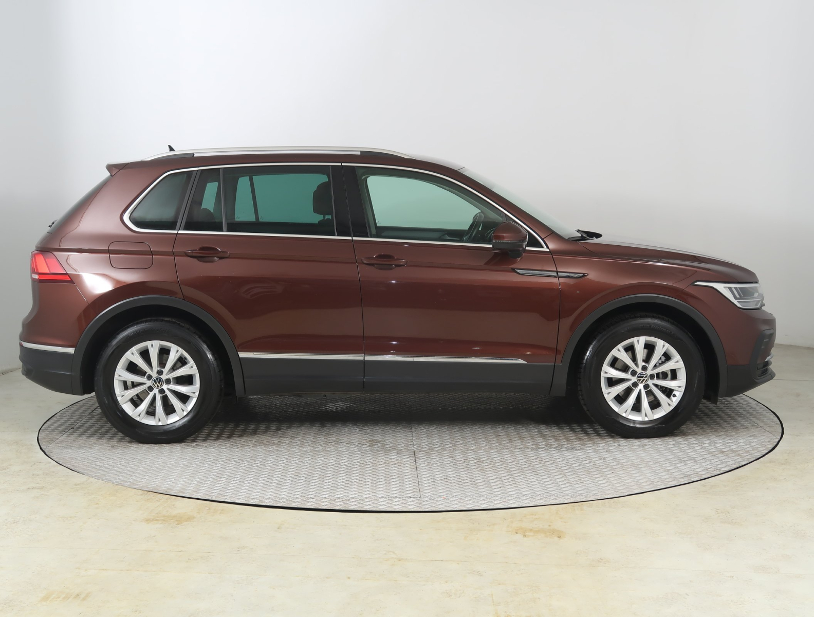 Volkswagen Tiguan - 2022