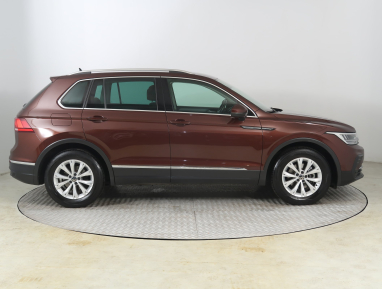 Volkswagen Tiguan - 2022