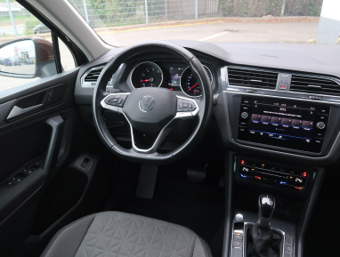 Volkswagen Tiguan - 2022
