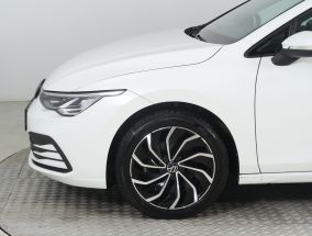 Volkswagen Golf - 2022