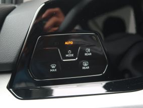 Volkswagen Golf - 2022