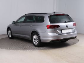 Volkswagen Passat - 2022