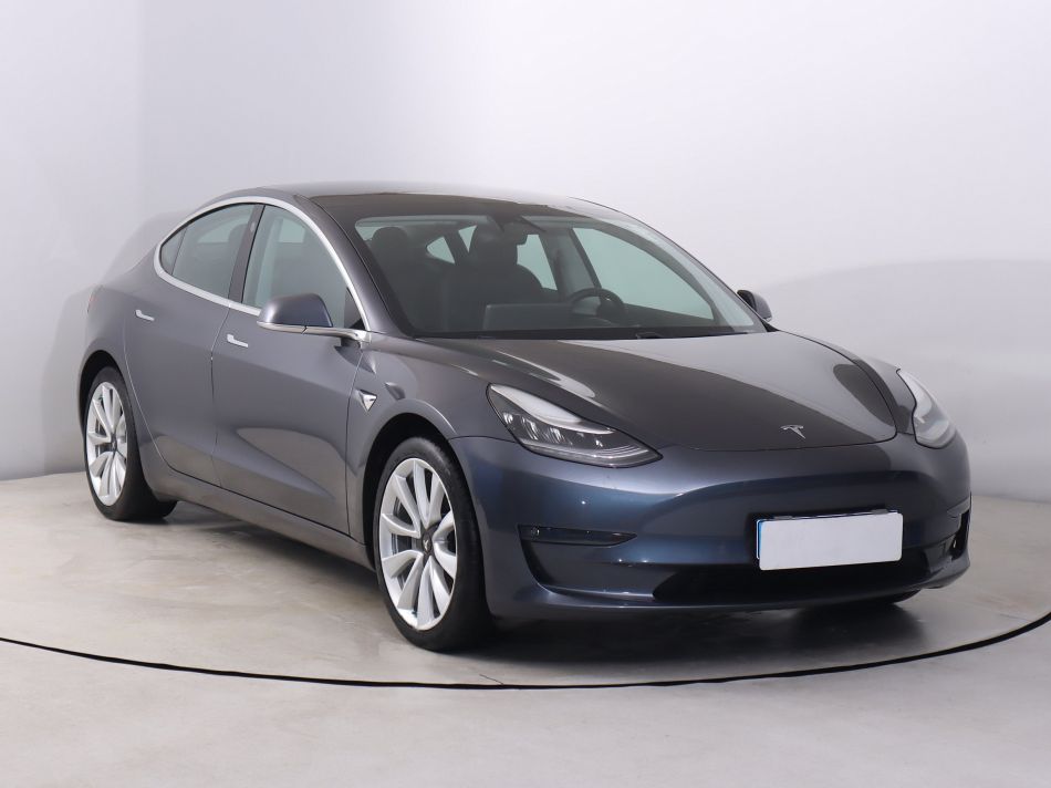 Tesla Model 3 - 2020