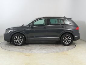 Volkswagen Tiguan - 2022