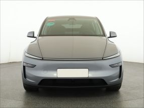 Tesla Model Y - 2025