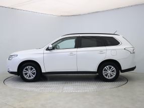 Mitsubishi Outlander - 2013