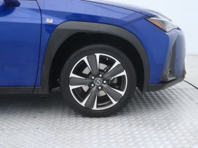 Lexus UX - 2024