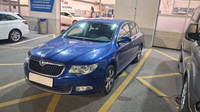 Škoda Superb 2012
