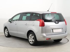 Peugeot 5008 - 2012