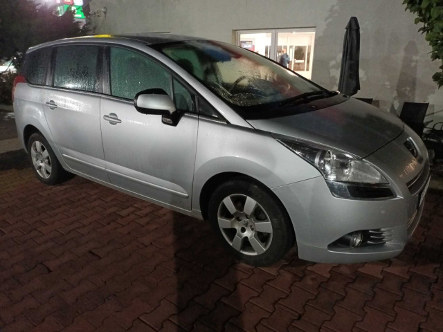 Peugeot 5008 2012