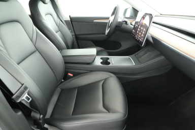 Tesla Model Y - 2023