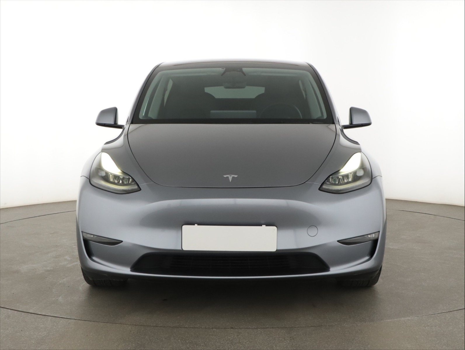 Tesla Model Y - 2023