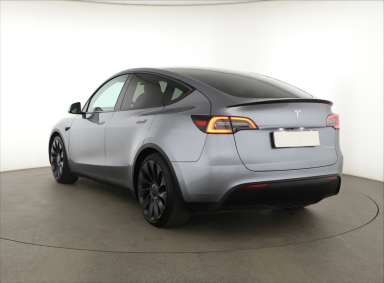 Tesla Model Y - 2023
