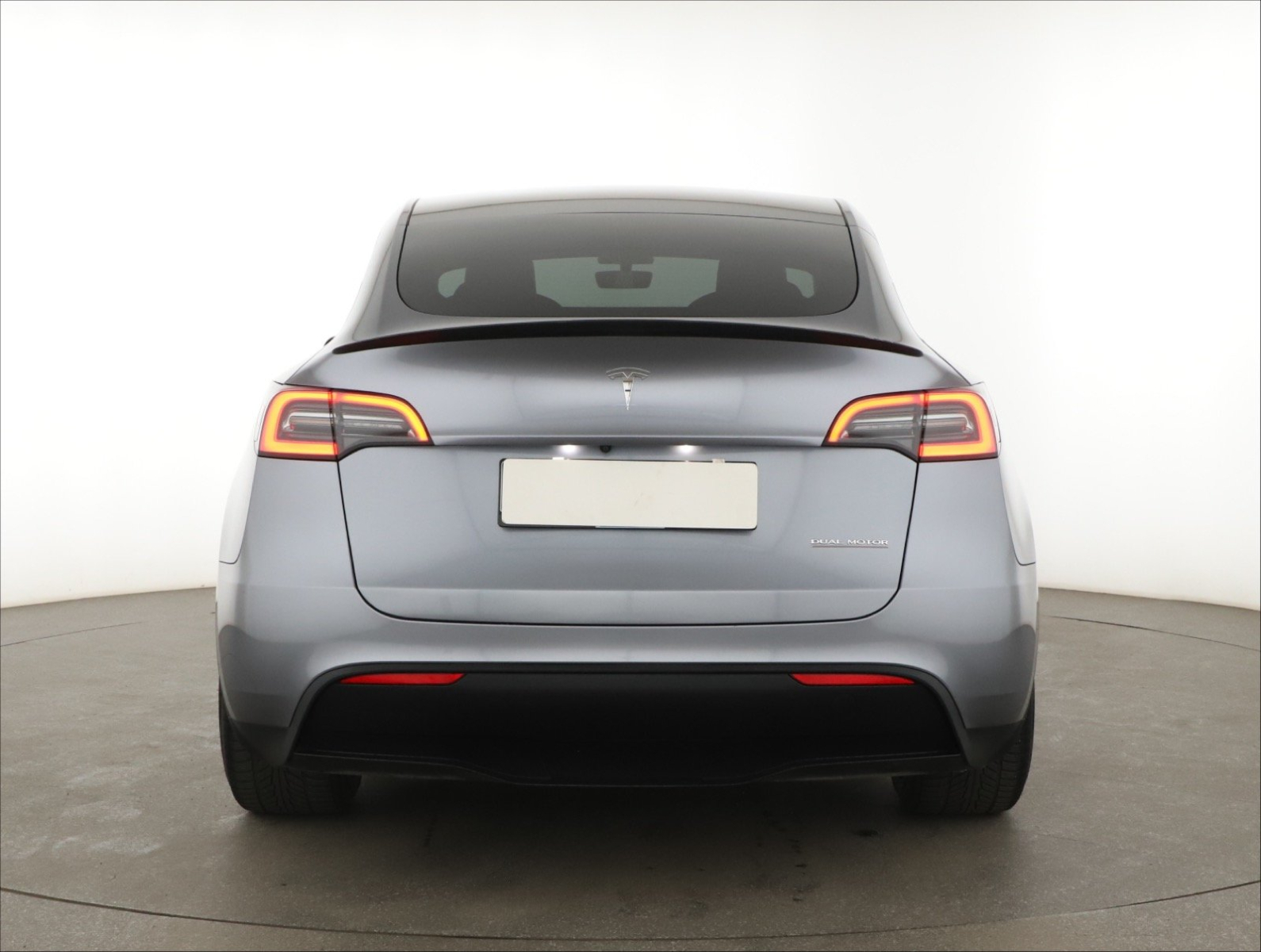 Tesla Model Y - 2023