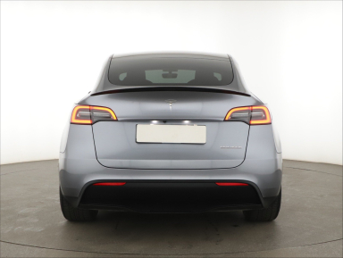 Tesla Model Y - 2023