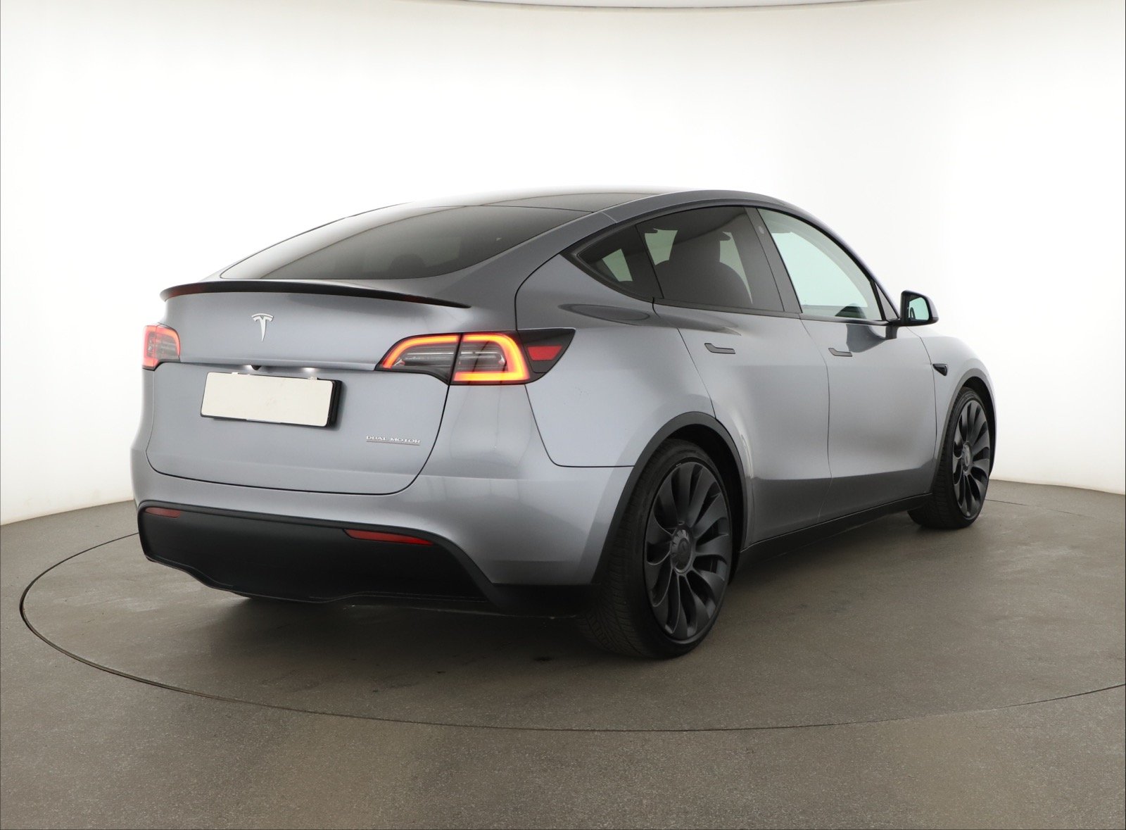 Tesla Model Y - 2023
