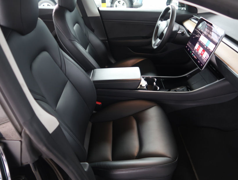 Tesla Model 3, 2020