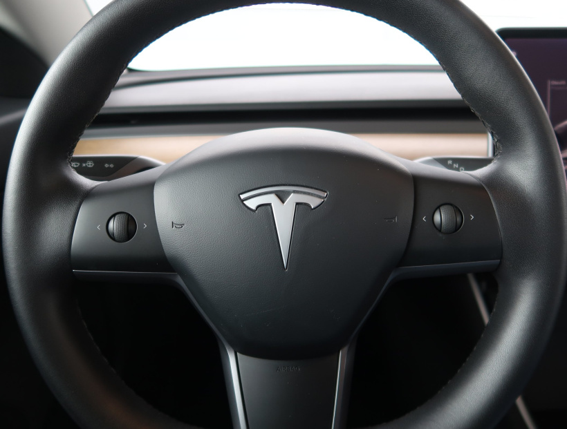 Tesla Model 3, 2020