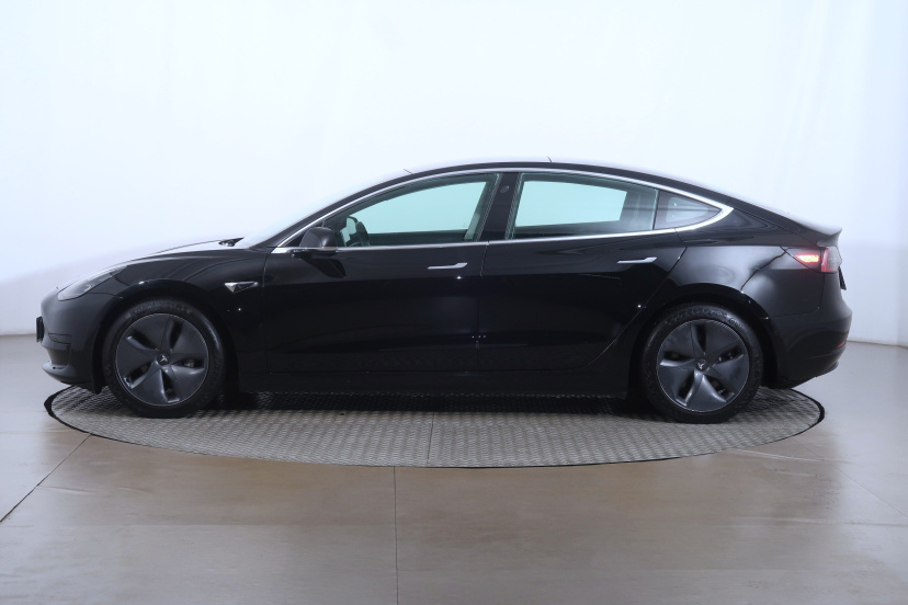 Tesla Model 3, 2020