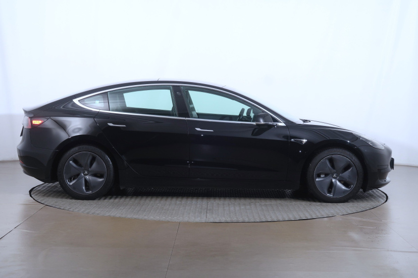 Tesla Model 3, 2020