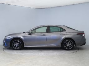 Toyota Camry - 2021