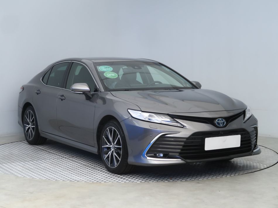 Toyota Camry - 2021