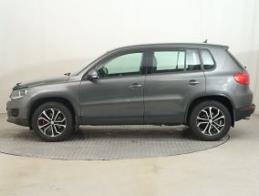 Volkswagen Tiguan - 2012