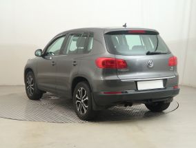 Volkswagen Tiguan - 2012