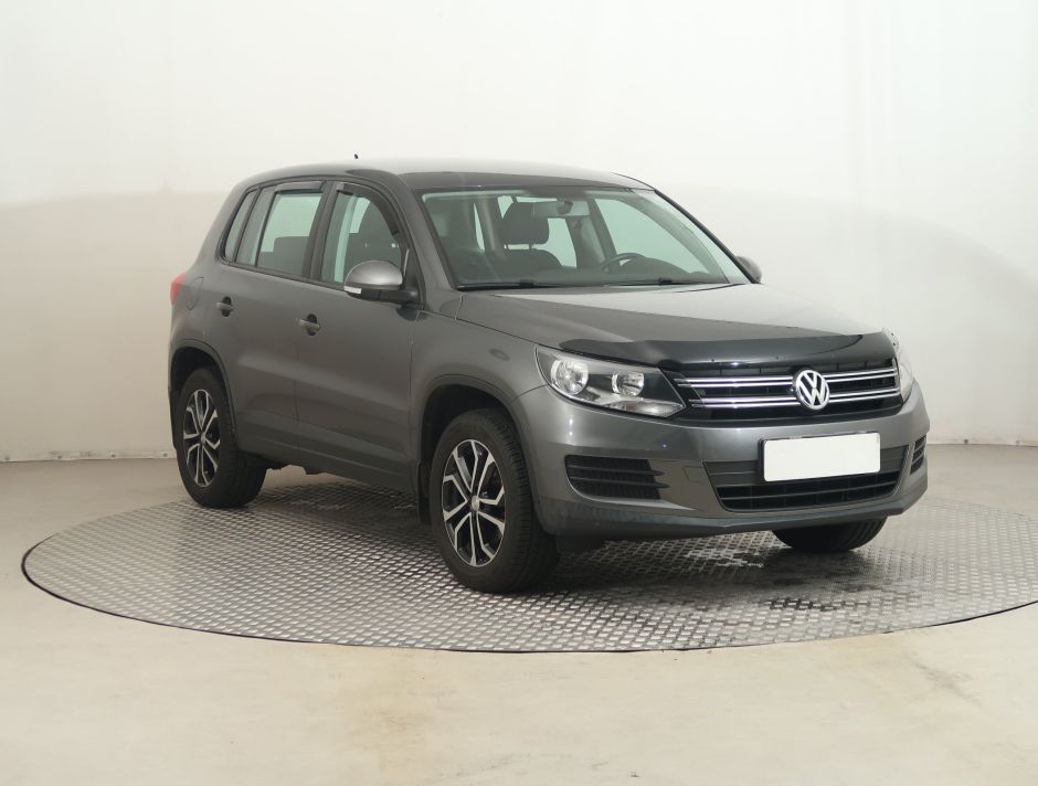 Volkswagen Tiguan - 2012