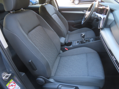 Volkswagen Golf - 2024