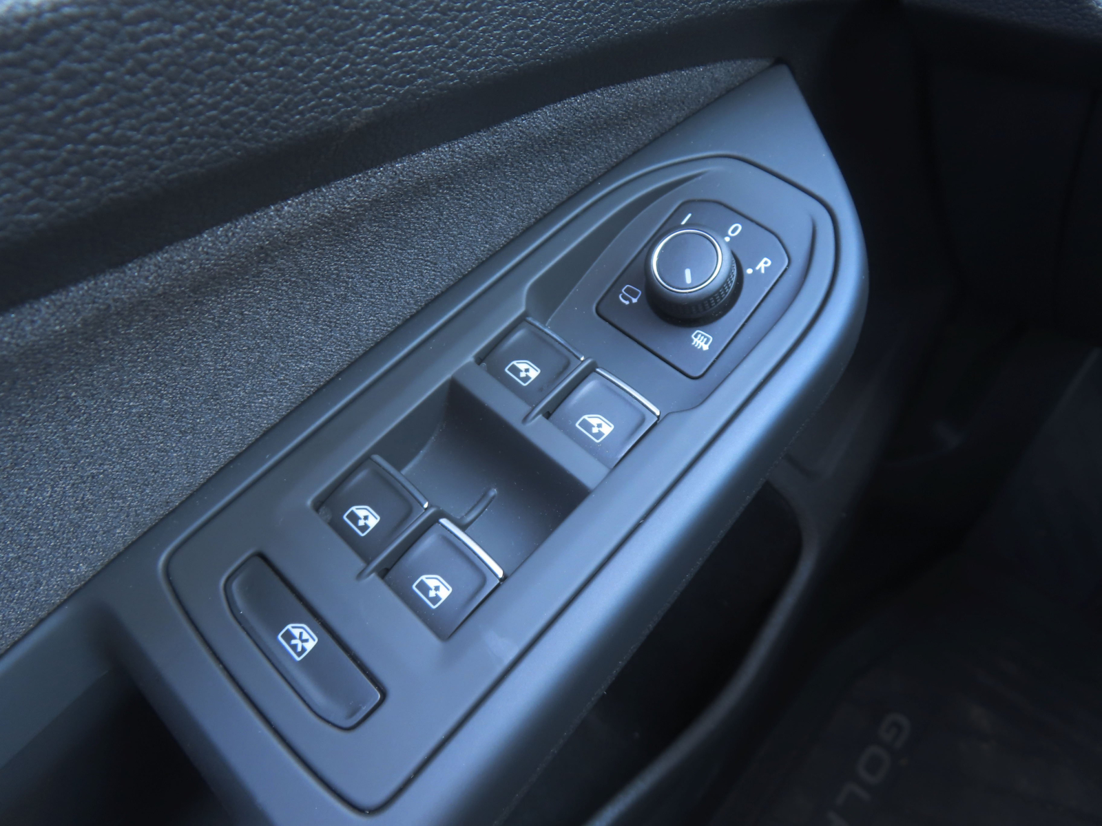 Volkswagen Golf - 2024