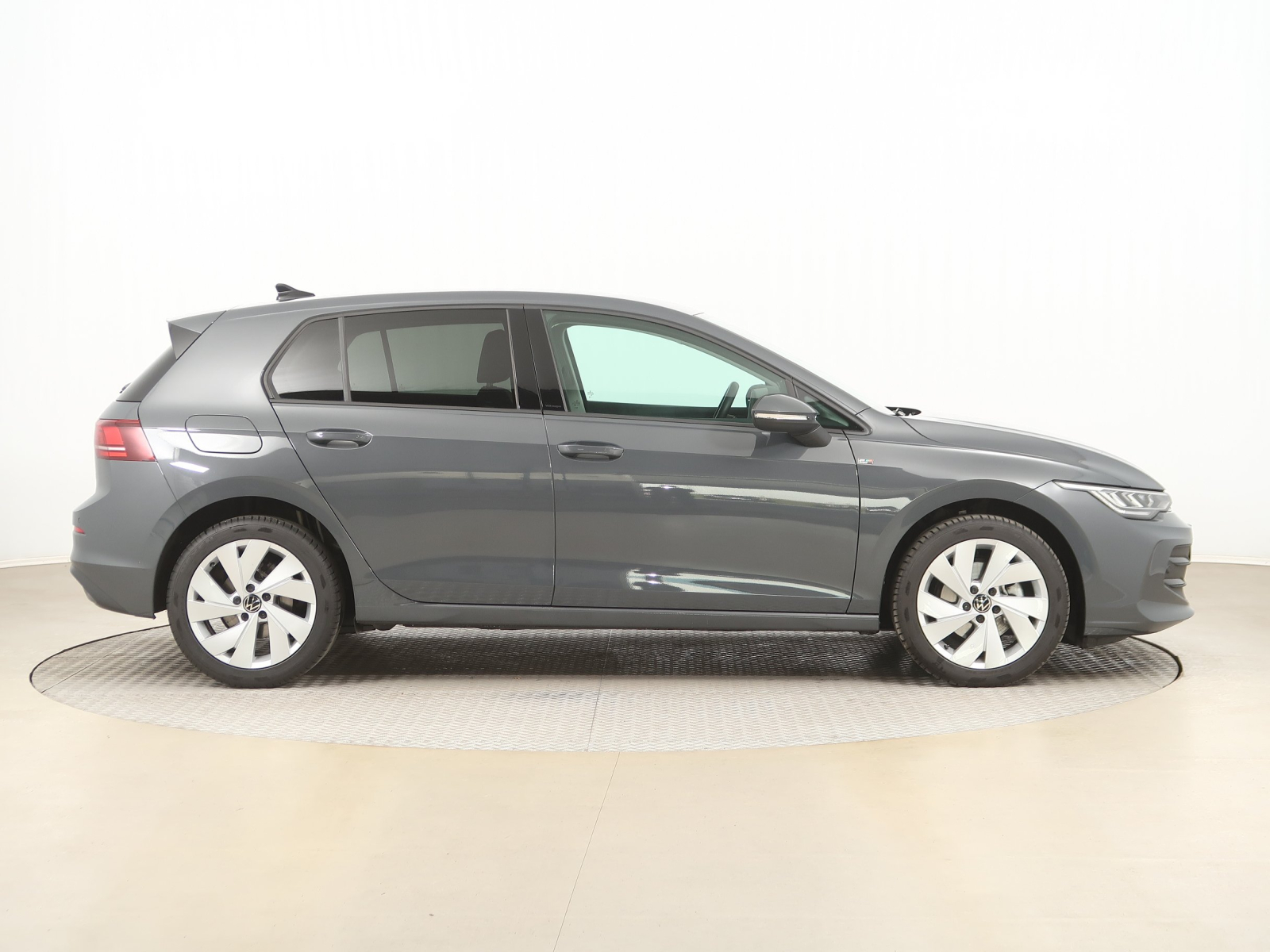 Volkswagen Golf - 2024