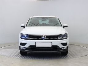 Volkswagen Tiguan - 2016