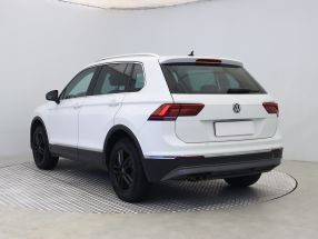 Volkswagen Tiguan - 2016