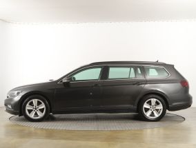 Volkswagen Passat - 2021