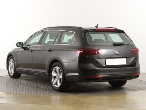 Volkswagen Passat - 2021