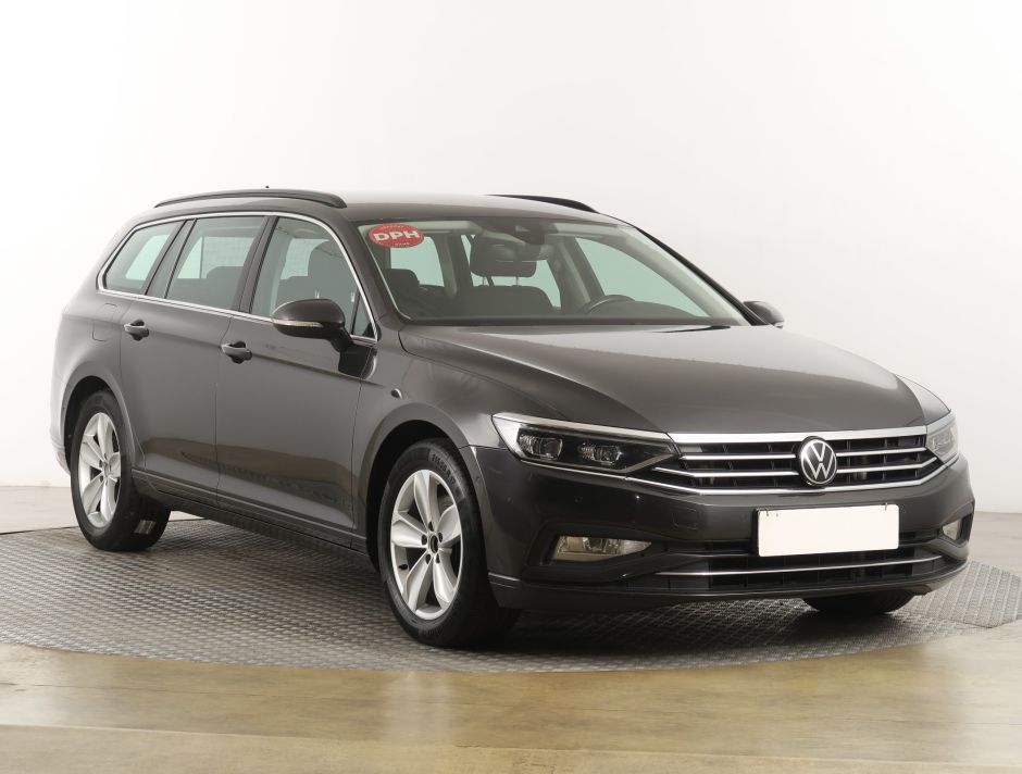 Volkswagen Passat - 2021