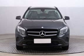 Mercedes-Benz GLA - 2016